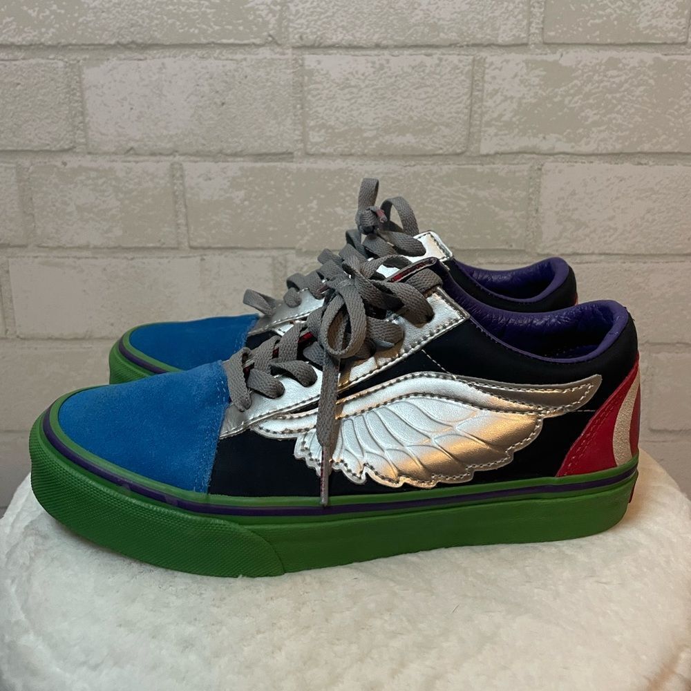 Vans X Marvel Collab Old Skool Avengers Shoes Sneakers Size Women's 6.5/Mens 5 - Picture 2 of 9